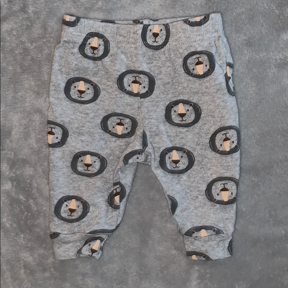 Sweat pants with lions